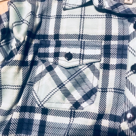R n B Flannel shirt - Picture 2 of 6